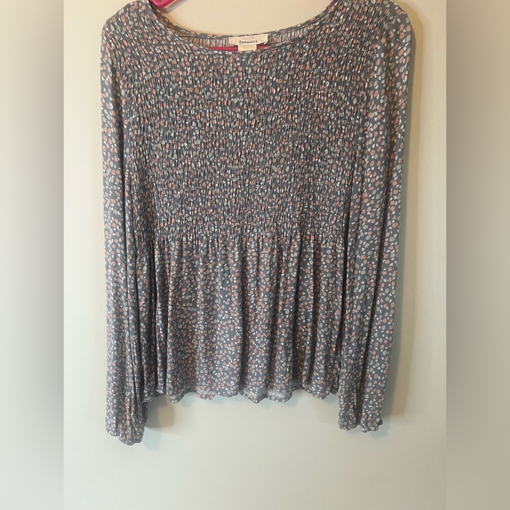 Women's Gray and Pink Smocked Top